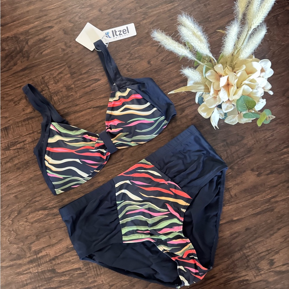 High-Waisted Bikini Set - Picture 3 of 5
